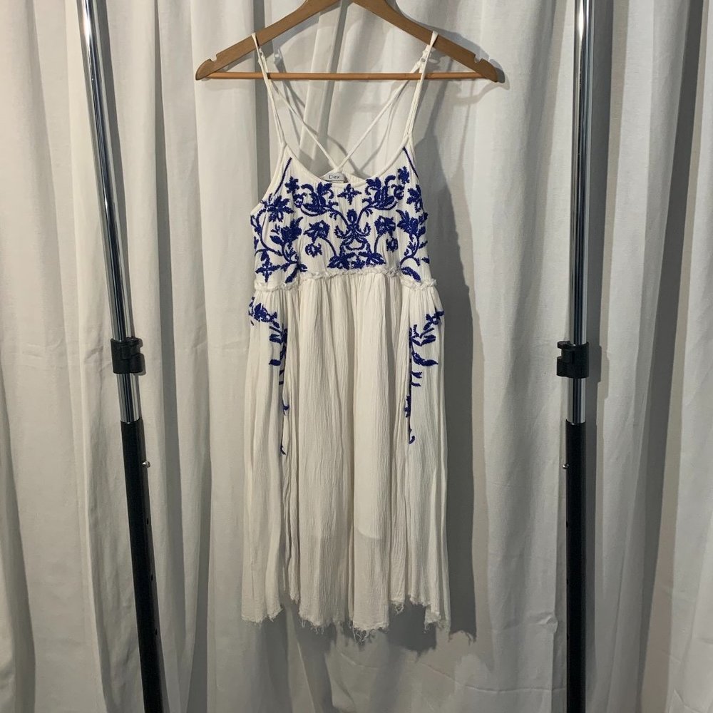 Blue and white embroidery dress from Dex!